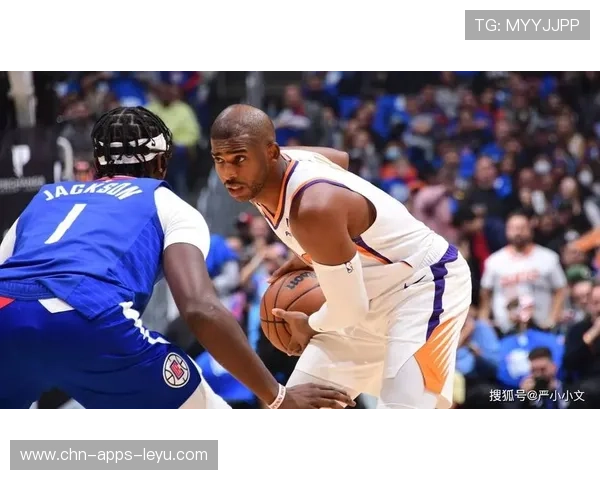 保罗精准分球助攻艾顿空接扣篮,掀起球场激情风暴